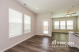 217 Holbeck Cir in Saginaw, TX - Building Photo - Building Photo