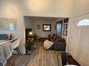 1607 S Westgate Ave in Los Angeles, CA - Building Photo - Building Photo