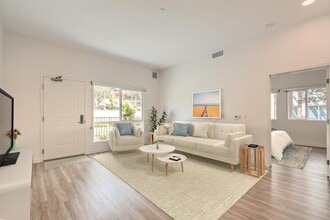 Haven at La Mesa in La Mesa, CA - Foto de edificio - Building Photo