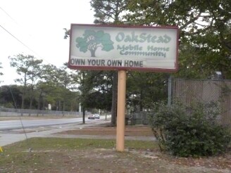 Oakstead MHP in Pensacola, FL - Foto de edificio