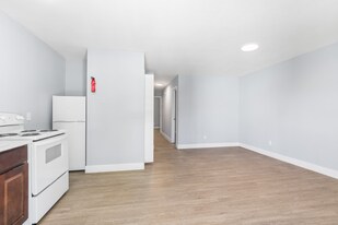 901 N Gaskill St, Unit 8 in Huntsville, AR - Building Photo