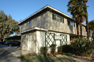 Palm Haven Apartments in San Jose, CA - Building Photo - Building Photo