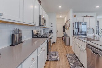 1123 Winifred Dr in Austin, TX - Building Photo - Building Photo