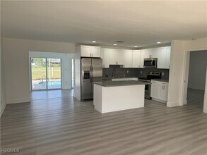 1806 SE 15th Pl in Cape Coral, FL - Building Photo - Building Photo