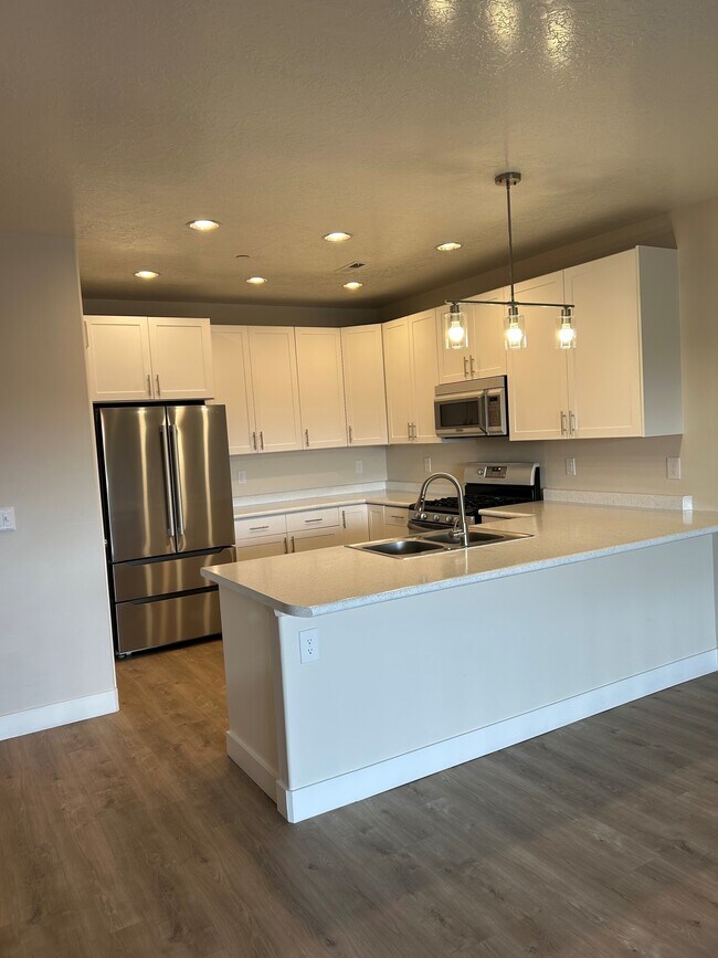 Axis@739 in Salt Lake City, UT - Foto de edificio - Building Photo