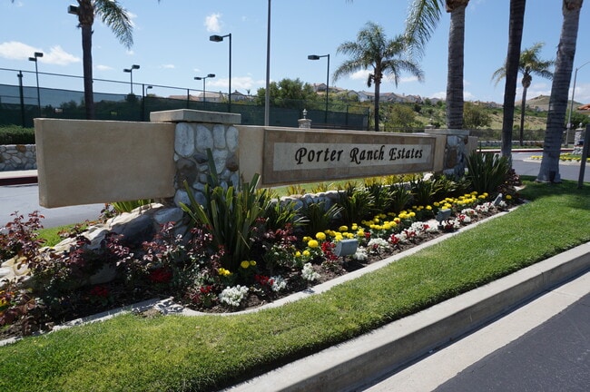 19538 Crystal Ridge Ln in Porter Ranch, CA - Building Photo - Building Photo
