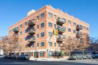 379-389 Kings Hwy in Brooklyn, NY - Foto de edificio - Primary Photo