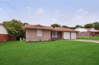 524 Longridge Dr in Dallas, TX - Building Photo - Building Photo