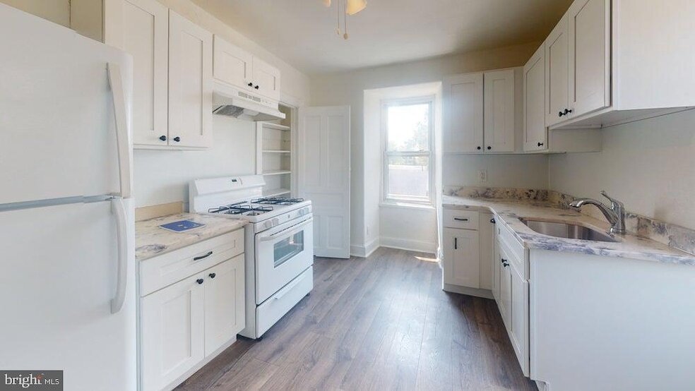 127 Saude Ave in Essington, PA - Building Photo