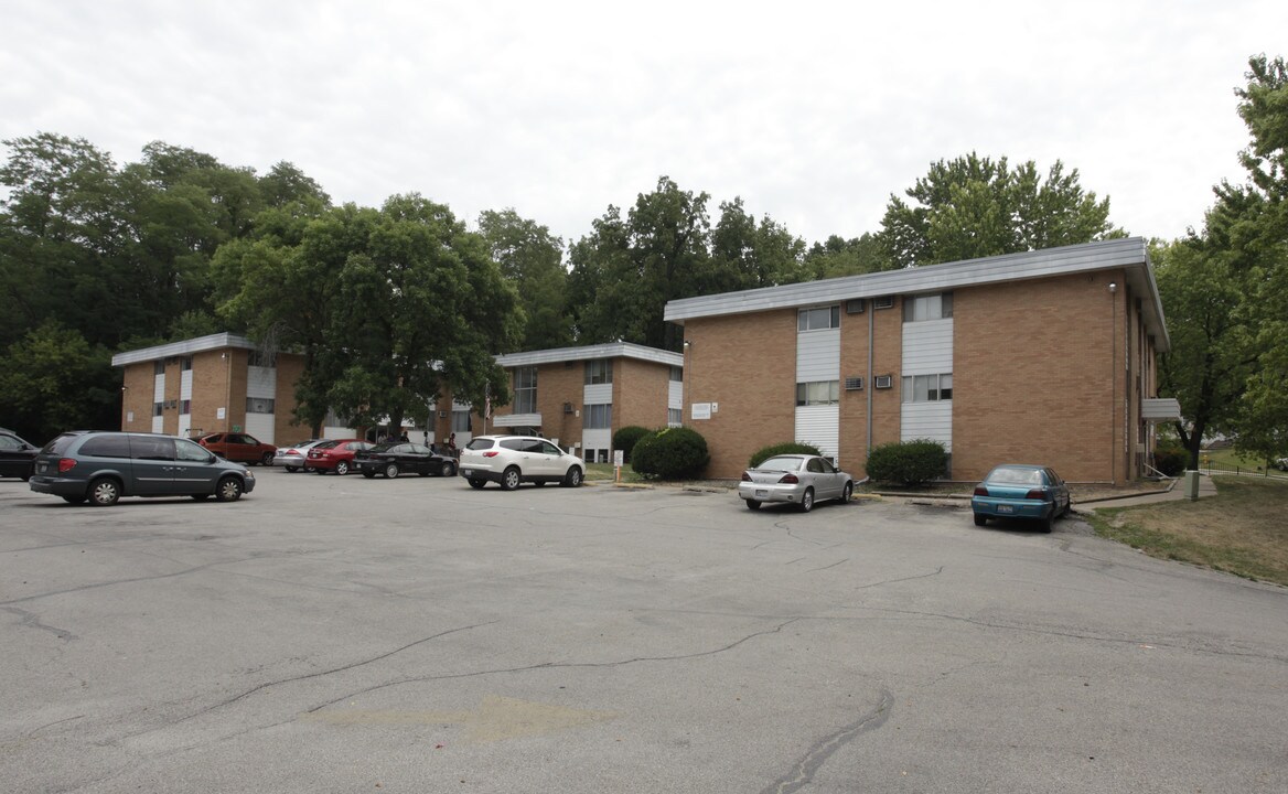 Woodland Grove Apartments in Rock Island, IL - Building Photo