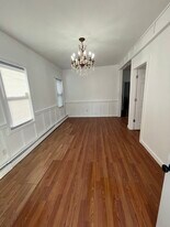 211 Oxford St, Unit 1st floor apt in Providence, RI - Building Photo