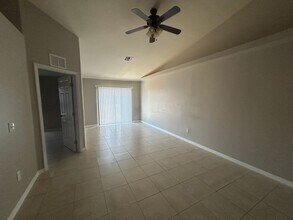 523-527 SE 6th Pl in Cape Coral, FL - Building Photo - Building Photo