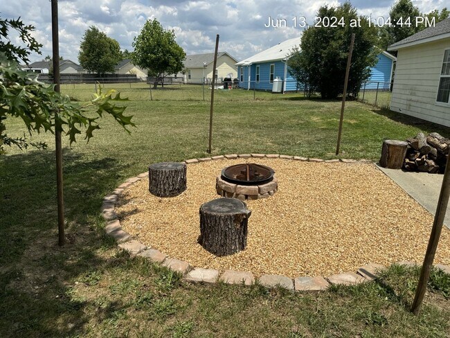 146 Cavalier Dr in Raeford, NC - Building Photo - Building Photo