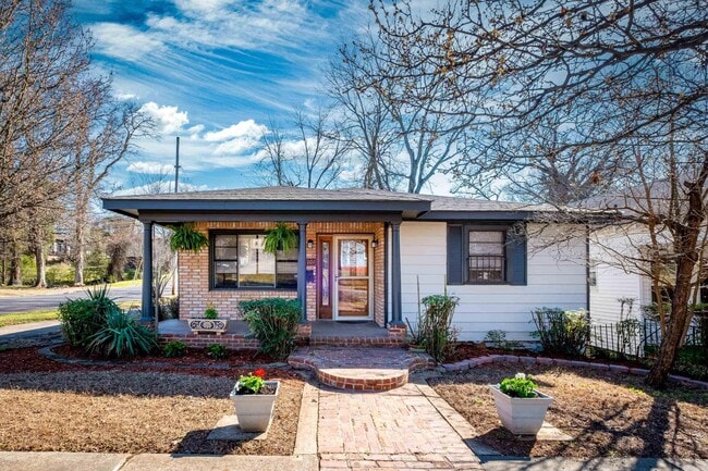 property at 1101 W Charles Bussey Ave