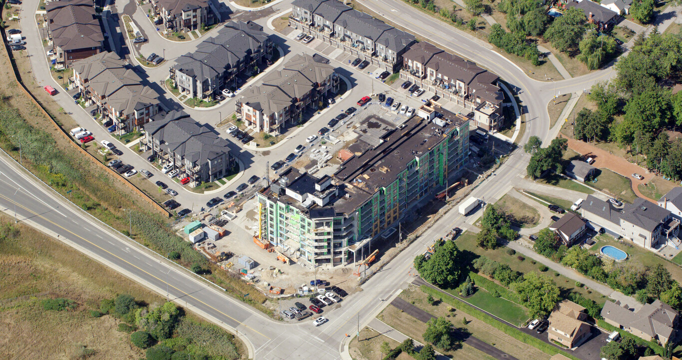 CoMo Condos in Hamilton, ON - Building Photo