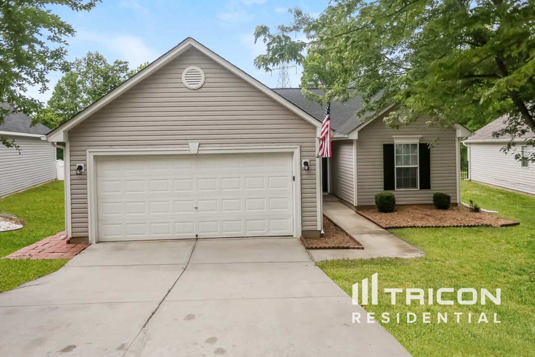 14419 O Casey Lane Charlotte NC in Charlotte, NC - Building Photo