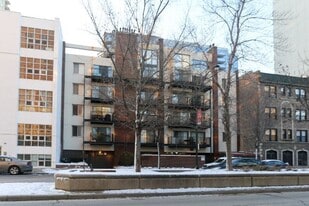 1225 N LaSalle St in Chicago, IL - Building Photo