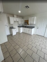 1004 Mccurdy Dr in Bakersfield, CA - Building Photo - Building Photo