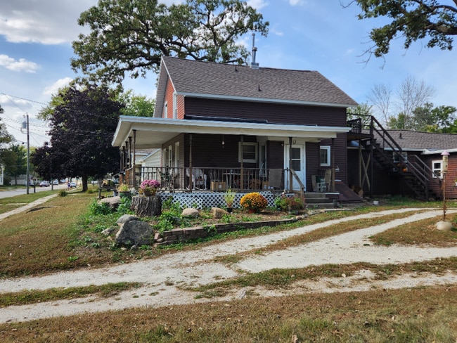 416 4th St NW in Independence, IA - Building Photo - Building Photo