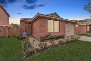 7327 Enchanted Creek Dr in Cypress, TX - Building Photo