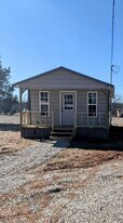 1713 Black Zion Rd in Pontotoc, MS - Building Photo