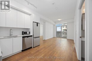 10 Abeja St in Vaughan, ON - Building Photo