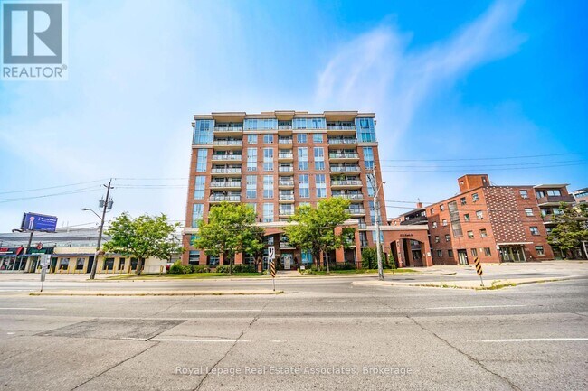 2772 Keele St in Toronto, ON - Building Photo - Building Photo