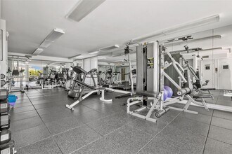 1775 Washington Ave, Unit 4C in Miami Beach, FL - Building Photo - Building Photo