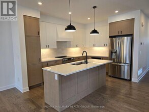1320 Whitlow Grass Wy in Ottawa, ON - Building Photo - Building Photo