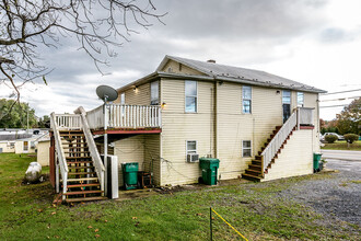 710-720 N Main St in Mount Crawford, VA - Foto de edificio - Building Photo