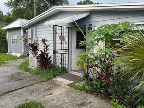 814 E 126th Ave in Tampa, FL - Building Photo - Building Photo