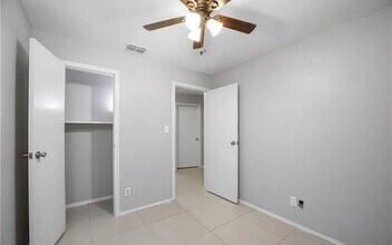 2721 N 26th St in McAllen, TX - Foto de edificio - Building Photo