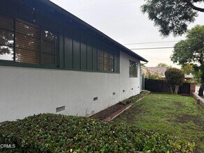 5651 N Bryn Mawr St in Ventura, CA - Foto de edificio - Building Photo