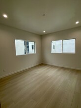 611 1/2 W 41st Pl in Los Angeles, CA - Building Photo - Building Photo