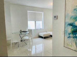 1502 Jefferson Ave, Unit 103 in Miami Beach, FL - Building Photo - Building Photo