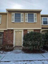 373 Scott Ln in Venetia, PA - Building Photo