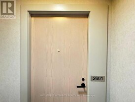 8 Interchange Wy in Vaughan, ON - Building Photo