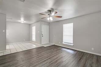 615 Race St in Crowley, TX - Building Photo - Building Photo