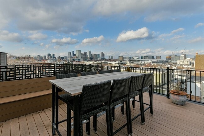 350 W Broadway in Boston, MA - Building Photo - Building Photo