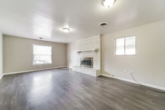 234 Valley Vista Dr in Jackson, MS - Foto de edificio - Building Photo