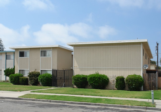 6359 Whippoorwill in Ventura, CA - Foto de edificio - Building Photo