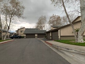 1176 E Lugonia Ave in Redlands, CA - Building Photo