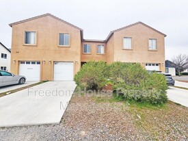 1421 Star Rd in Pahrump, NV - Building Photo