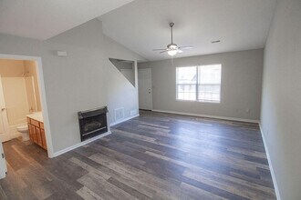 1332 Godas Cir in Columbia, MO - Building Photo - Building Photo
