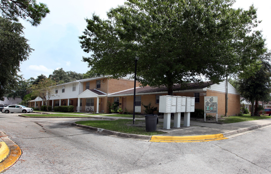 Clearview Townhouses in Jacksonville, FL - Building Photo