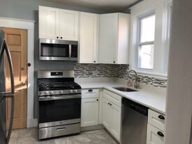 260 Academy Ave in Pittsburgh, PA - Building Photo