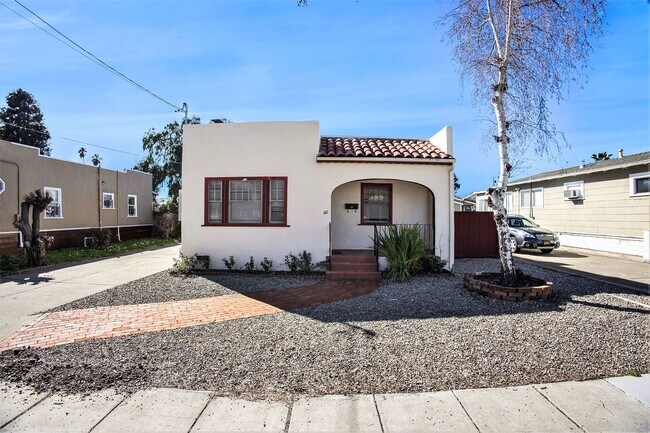 60 Maitland Dr in Alameda, CA - Foto de edificio - Building Photo