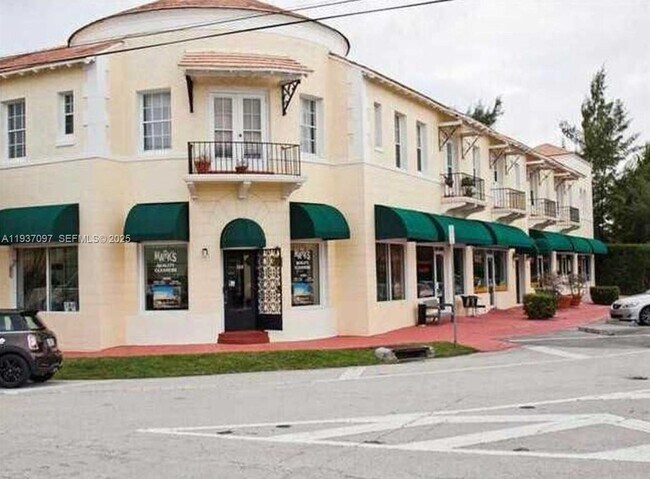 700 W 51st St in Miami Beach, FL - Building Photo - Building Photo