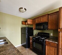 1302 Myrtle Beach Ave in Champaign, IL - Building Photo - Building Photo