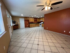 1417 Hall Ave in Corcoran, CA - Building Photo - Building Photo